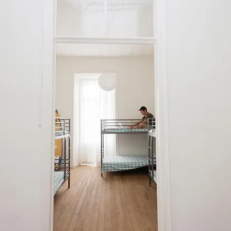 9ninelives Hostel *